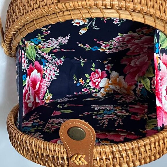 Vintage Boho Round Natural Wicker Crossbody Lined EUC - Picture 5 of 9